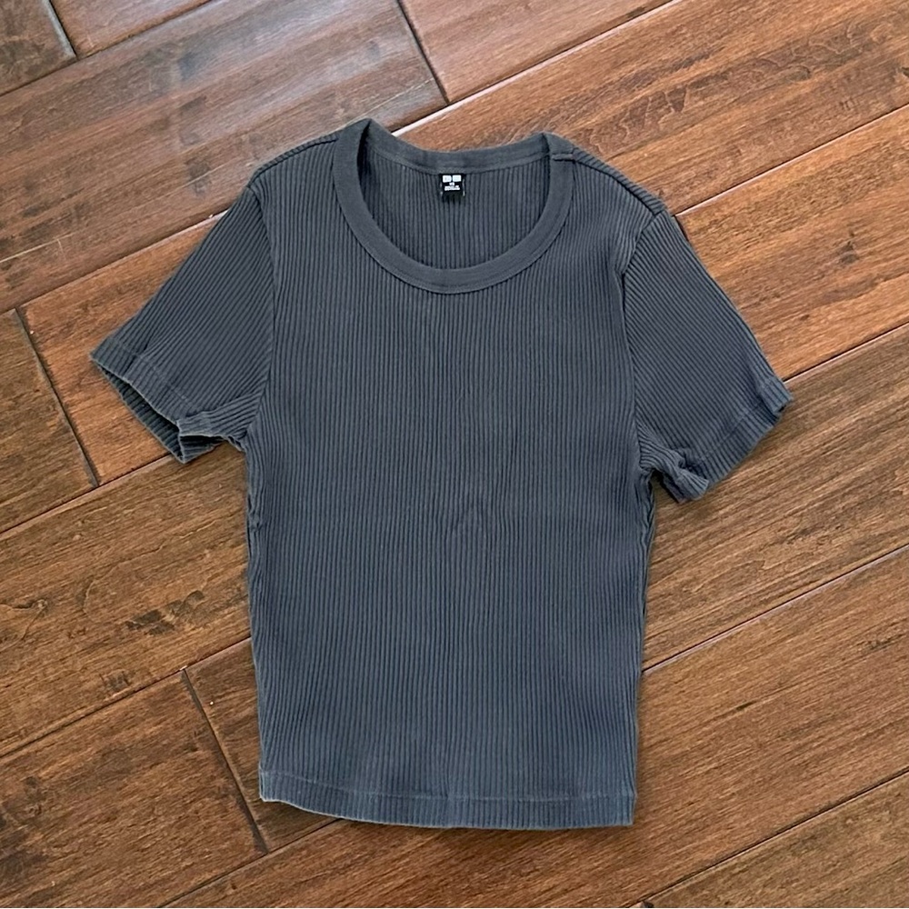 UNIQLO Ribbed Crew Neck Short Sleeve Baby Tee in Charcoal Grey – XS - Picture 2 of 7